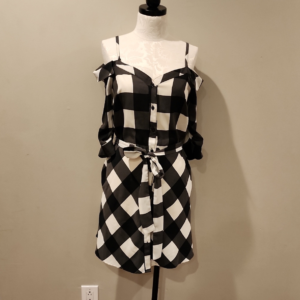 Bar III Black and White Floral Garment